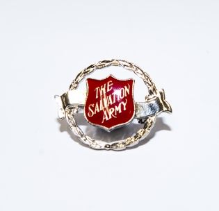 red-shield-laurel-leaf-badge